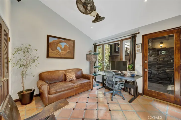 4984 Topanga Canyon Boulevard, Woodland Hills, California 91364