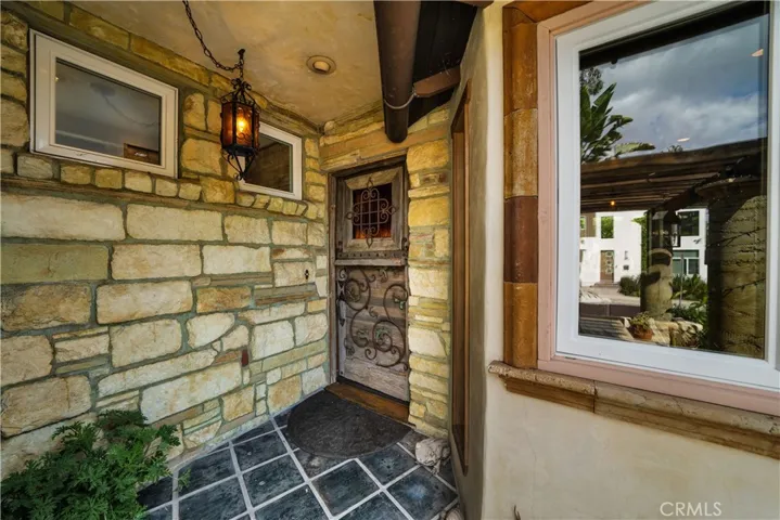 4984 Topanga Canyon Boulevard, Woodland Hills, California 91364