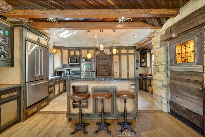 4984 Topanga Canyon Boulevard, Woodland Hills, California 91364