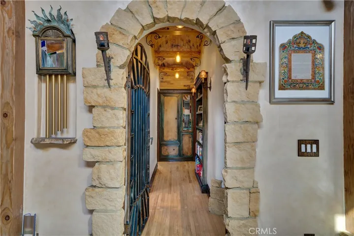 4984 Topanga Canyon Boulevard, Woodland Hills, California 91364