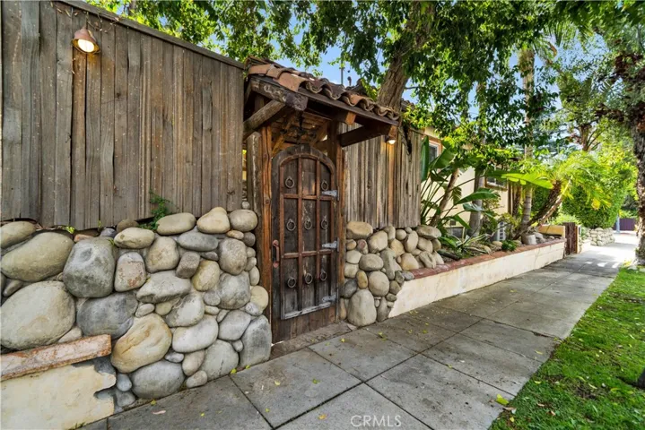 4984 Topanga Canyon Boulevard, Woodland Hills, California 91364