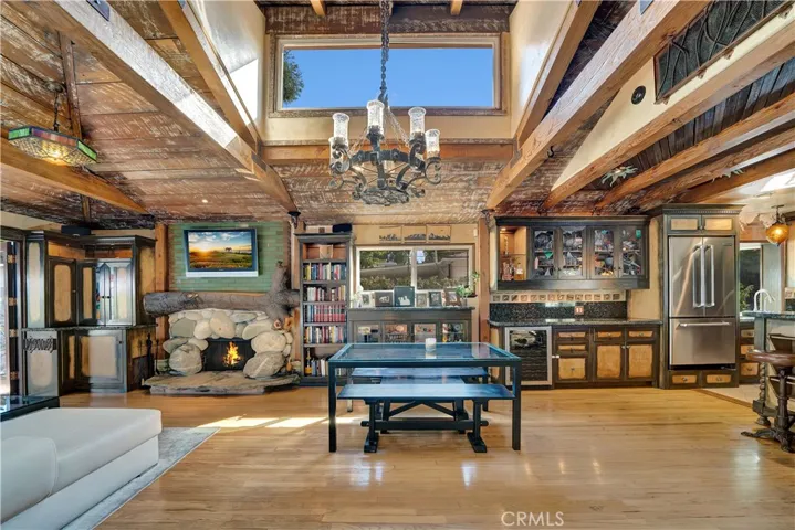 4984 Topanga Canyon Boulevard, Woodland Hills, California 91364