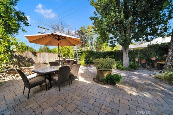 4984 Topanga Canyon Boulevard, Woodland Hills, California 91364