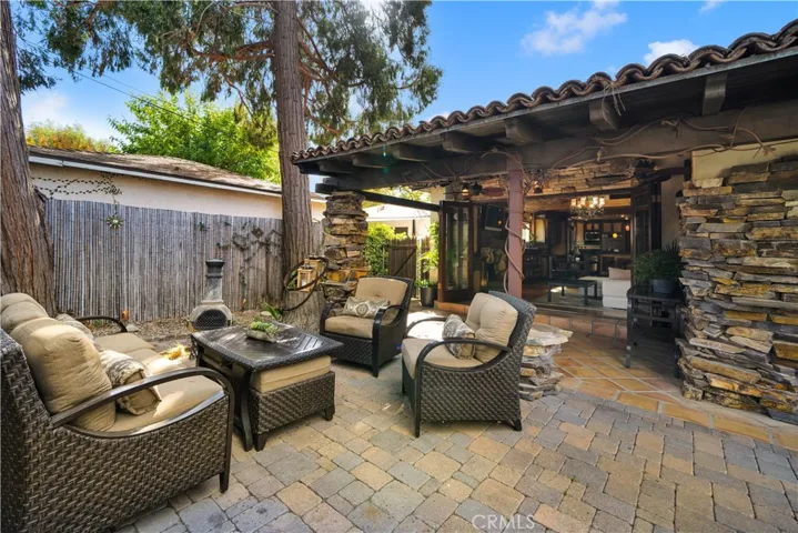 4984 Topanga Canyon Boulevard, Woodland Hills, California 91364