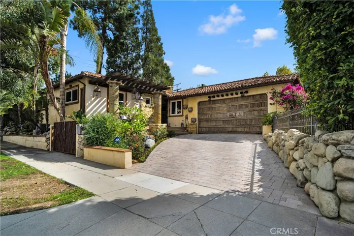 4984 Topanga Canyon Boulevard, Woodland Hills, California 91364