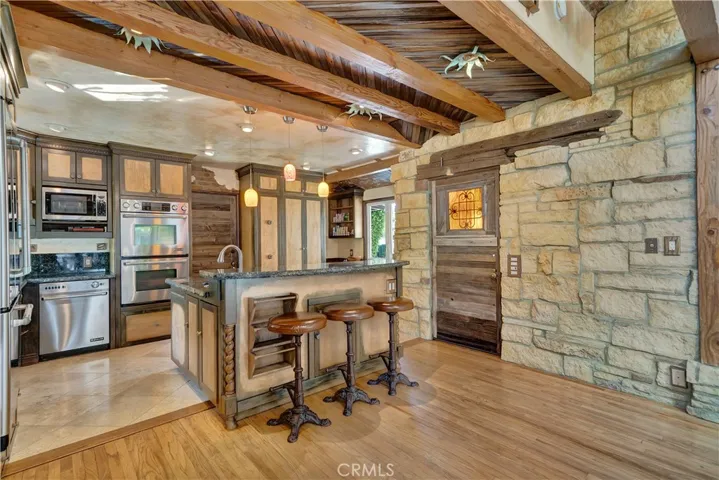 4984 Topanga Canyon Boulevard, Woodland Hills, California 91364
