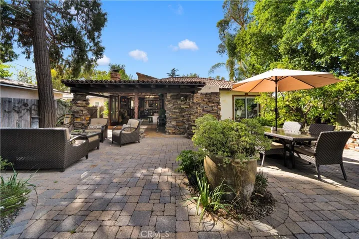 4984 Topanga Canyon Boulevard, Woodland Hills, California 91364
