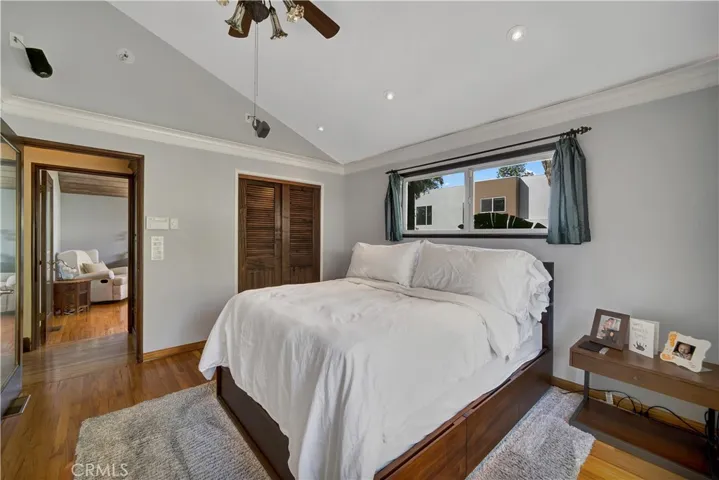 4984 Topanga Canyon Boulevard, Woodland Hills, California 91364
