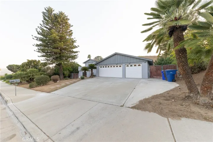 5700 Peacock Lane, Riverside, California 92505