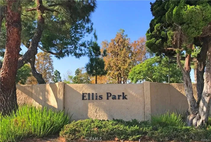Close by to Ellis Park