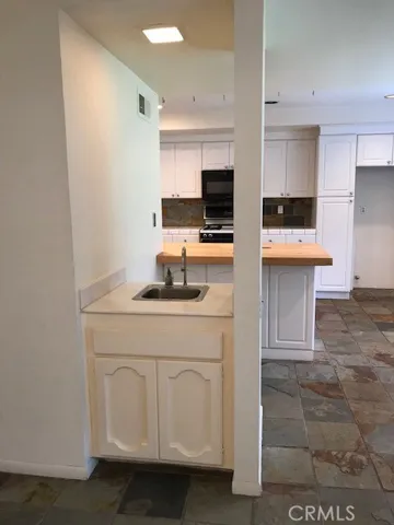Wet bar