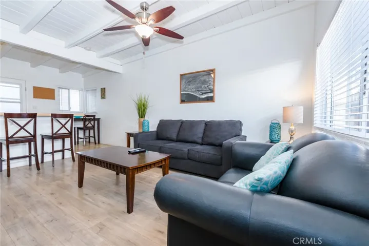 Back Unit Living Room