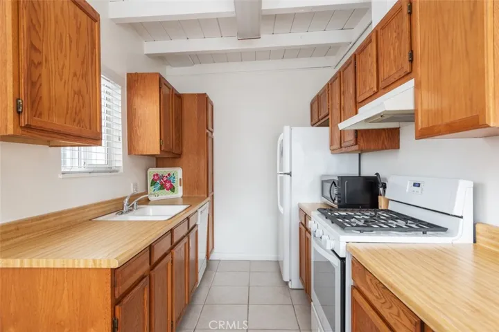 Front Unit Kitchen