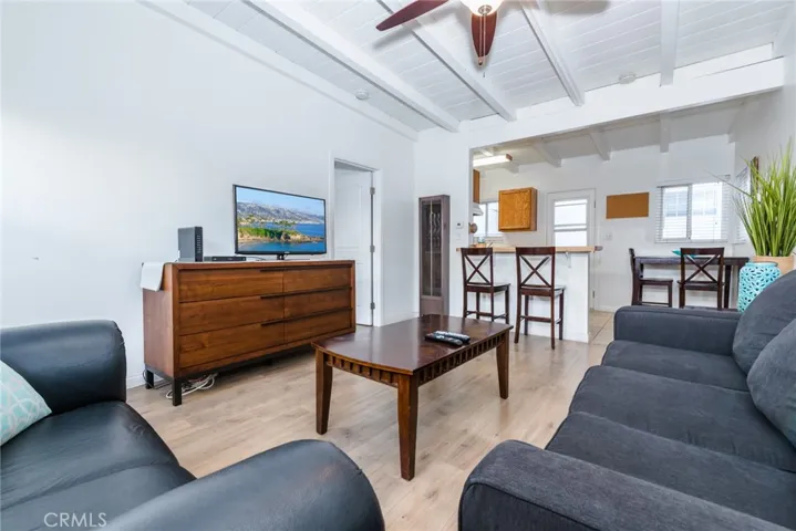 Back Unit Living Room