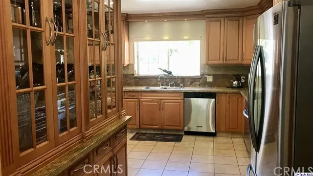1711 Capistrano Circle, Glendale, California 91208