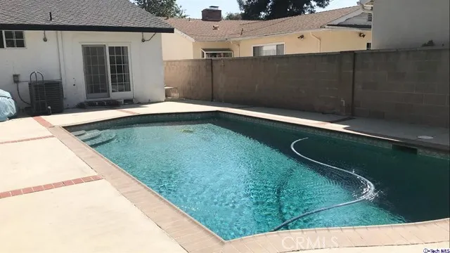 1711 Capistrano Circle, Glendale, California 91208