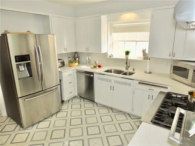 4480 Myrtle Avenue, Long Beach, California 90807
