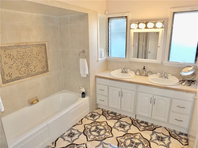 4480 Myrtle Avenue, Long Beach, California 90807
