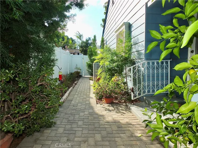 4480 Myrtle Avenue, Long Beach, California 90807