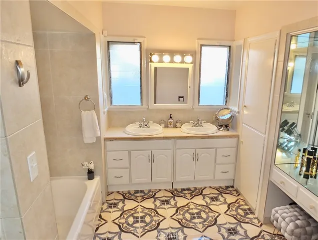 4480 Myrtle Avenue, Long Beach, California 90807