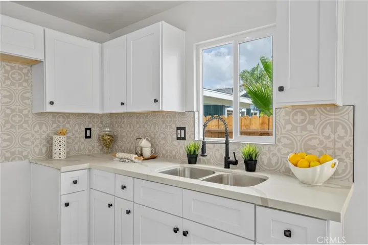 1461 E 9th Street, Upland, California 91786
