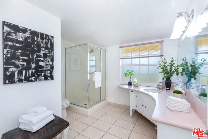 1018 N Sunset Canyon Drive, Burbank, California 91504