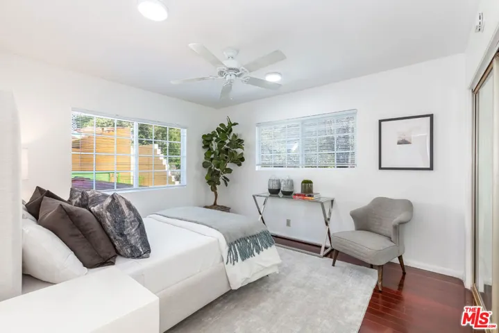 1018 N Sunset Canyon Drive, Burbank, California 91504