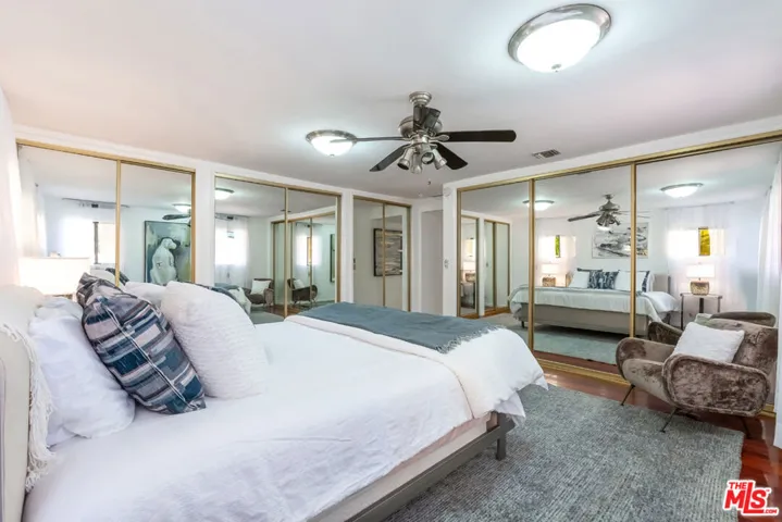 1018 N Sunset Canyon Drive, Burbank, California 91504