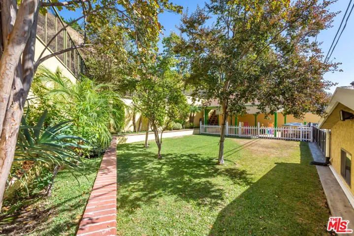 1018 N Sunset Canyon Drive, Burbank, California 91504