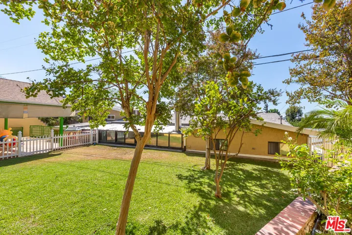 1018 N Sunset Canyon Drive, Burbank, California 91504