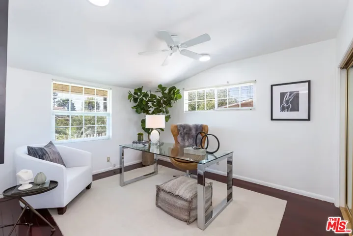 1018 N Sunset Canyon Drive, Burbank, California 91504