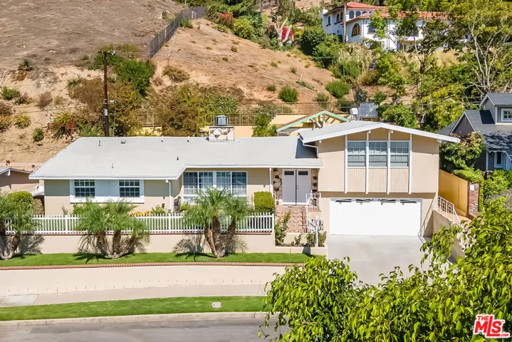 1018 N Sunset Canyon Drive, Burbank, California 91504