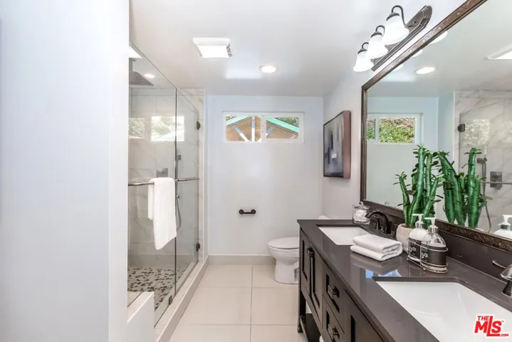 1018 N Sunset Canyon Drive, Burbank, California 91504