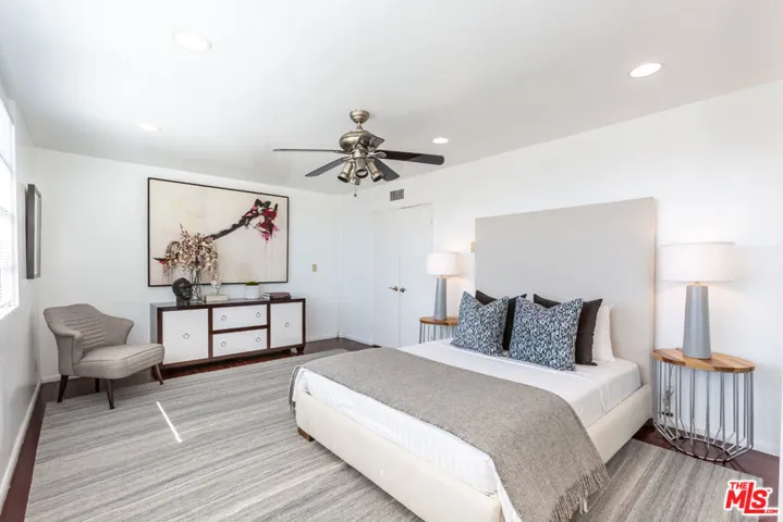 1018 N Sunset Canyon Drive, Burbank, California 91504