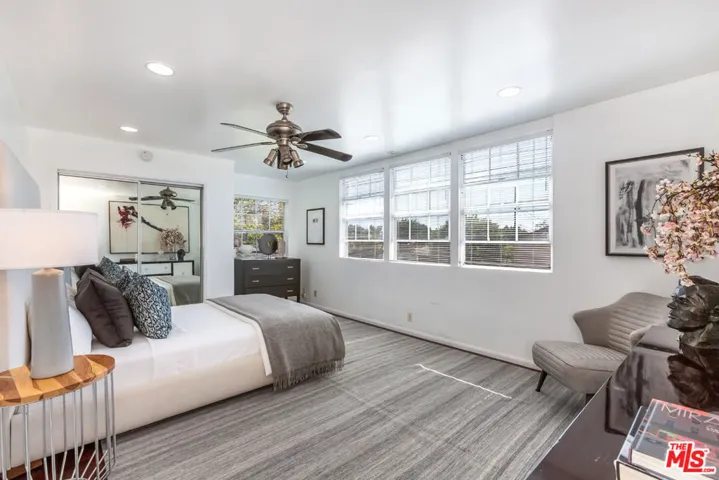 1018 N Sunset Canyon Drive, Burbank, California 91504