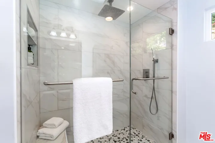 1018 N Sunset Canyon Drive, Burbank, California 91504