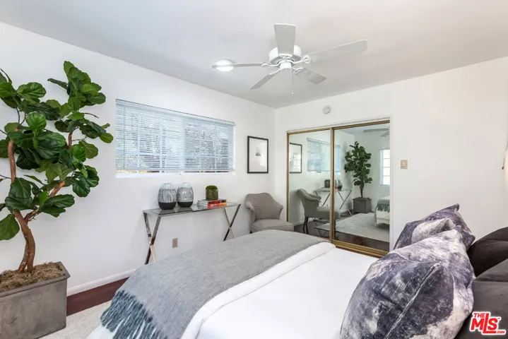 1018 N Sunset Canyon Drive, Burbank, California 91504