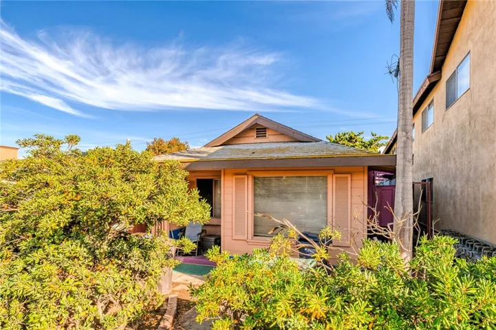 210 11th Street, Huntington Beach, California 92648