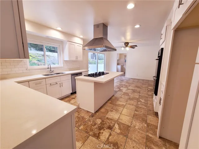 21801 Providencia Street, Woodland Hills, California 91364