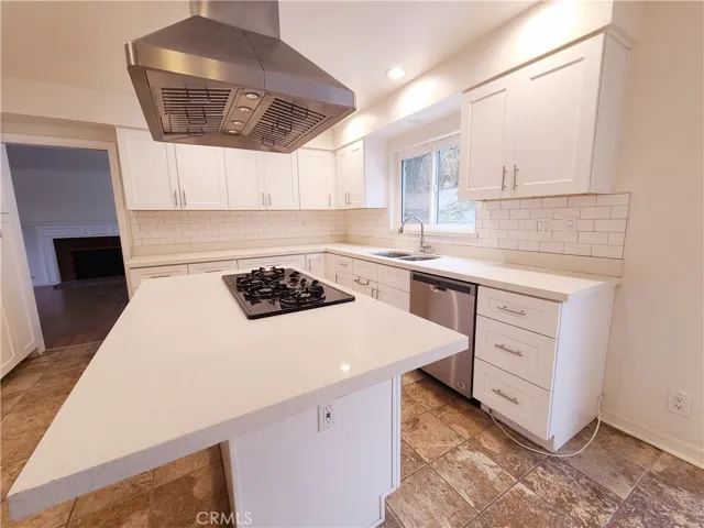 21801 Providencia Street, Woodland Hills, California 91364