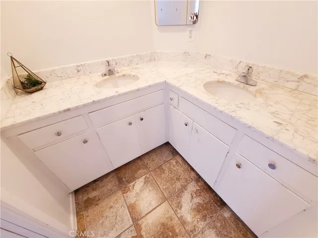 21801 Providencia Street, Woodland Hills, California 91364