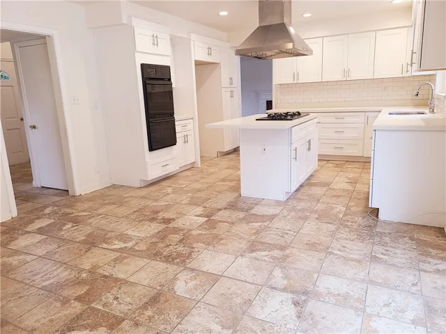 21801 Providencia Street, Woodland Hills, California 91364