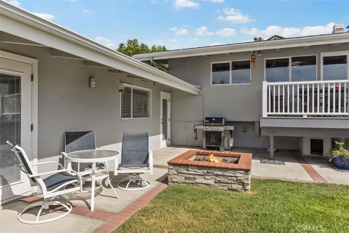 326 Holmwood Drive, Newport Beach, California 92663