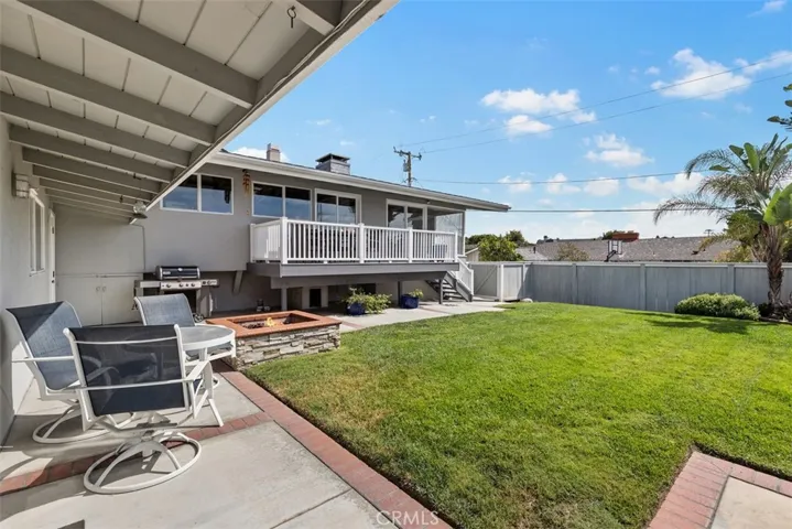 326 Holmwood Drive, Newport Beach, California 92663