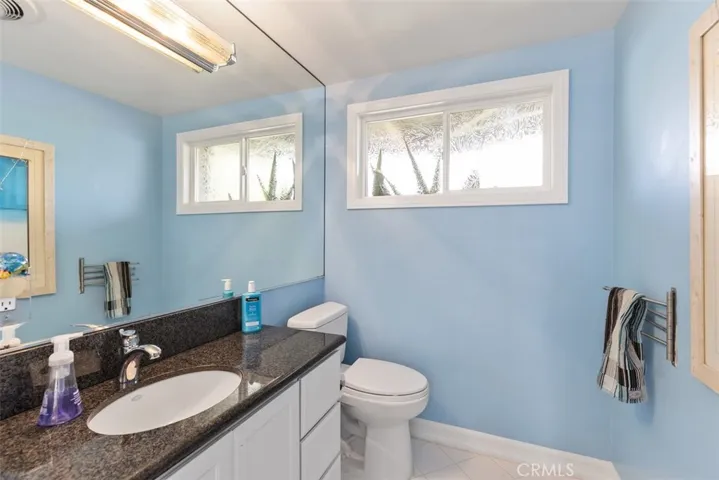 326 Holmwood Drive, Newport Beach, California 92663