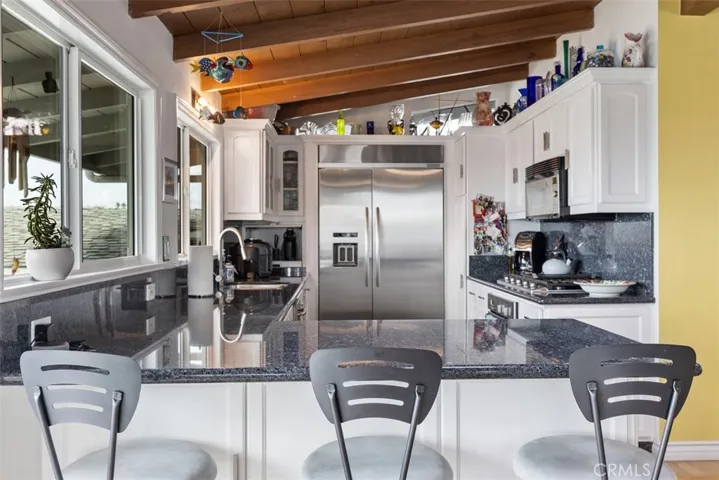 326 Holmwood Drive, Newport Beach, California 92663
