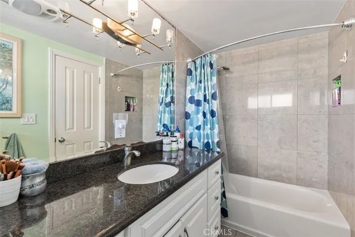 326 Holmwood Drive, Newport Beach, California 92663