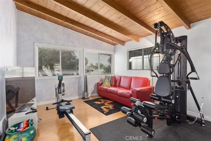 326 Holmwood Drive, Newport Beach, California 92663