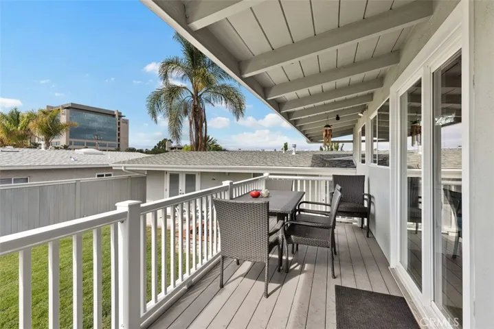 326 Holmwood Drive, Newport Beach, California 92663