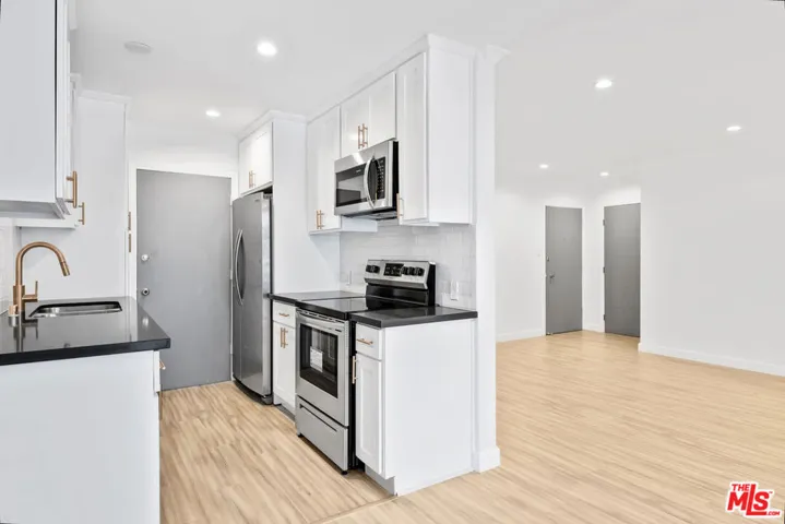 960 Larrabee Street 214, West Hollywood, California 90069